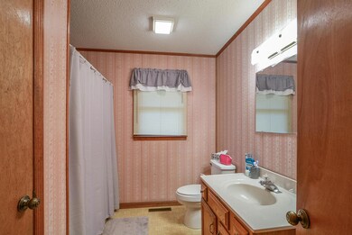 243 Rock full bath