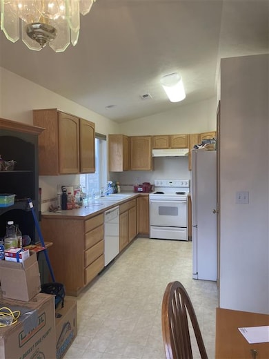 961 N Stanley St, Medical Lake, WA 99022 - photo 2