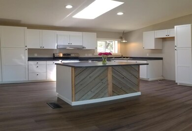 7761 Colonial Way, Central Point, OR 97502 - photo 5