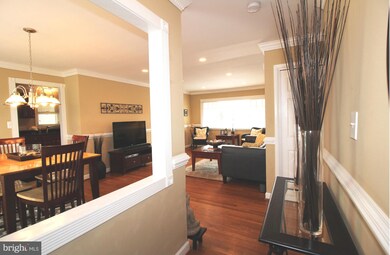 9221 Dellwood Dr, Vienna, VA 22180 - photo 3