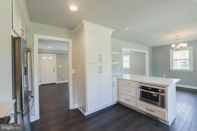 21441 Potomac View Rd, Sterling, VA 20164 - photo 6