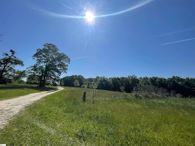 10 Clyde Rd, Fountain Inn, SC 29644 - photo 2