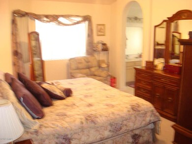 851 Evergreen 011