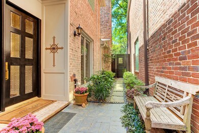 257 Sugarberry Cir, Houston, TX 77024 - photo 3