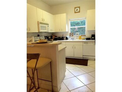 10929 NW 70th St, Doral, FL 33178 - photo 6