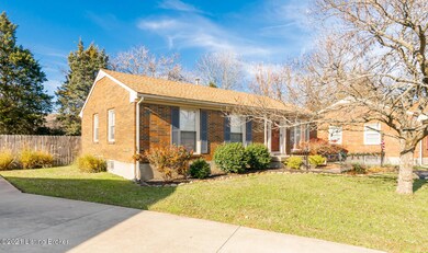 9003 Stockton Ct, Louisville, KY 40291 - photo 3