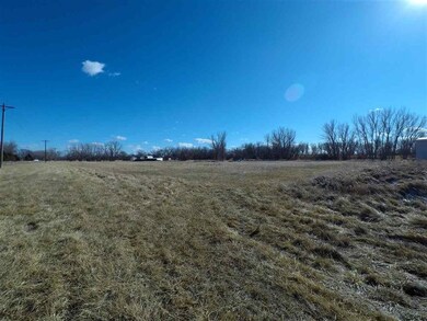 492 W North River Rd, North Platte, NE 69101 - photo 6