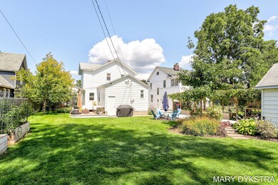 8-web-or-mls-40-e-15th-st