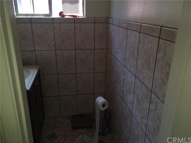 933 W Cedar St, Compton, CA 90220 - photo 3