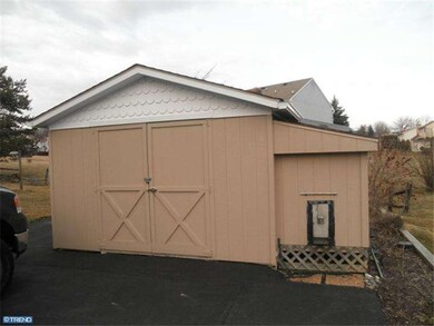 4540 Cairo Dr, Whitehall, PA 18052 - photo 5