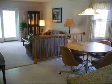 Dining Room. Bon appetit! Din area is conveniently