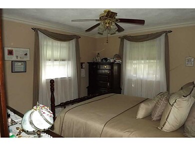 39 Stanley St, Pawtucket, RI 02861 - photo 7