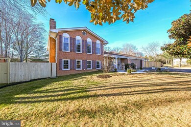 2108 Woodford Rd, Vienna, VA 22182 - photo 6