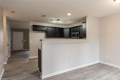 Dining & Kitchen