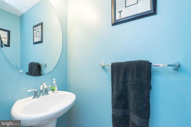 8532 Stansbury Lake Dr, Baltimore, MD 21222 - photo 6