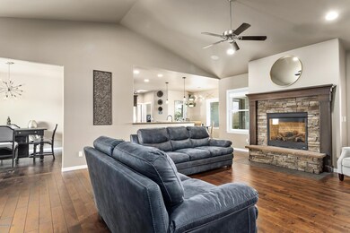 living area (2)