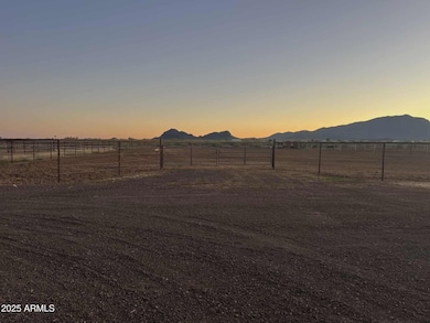 51252 W Buffalo Dog Rd, Aguila, AZ 85320 - photo 4