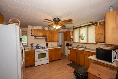 13 Pennsylvania Ave, Rensselaer, NY 12144 - photo 5