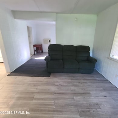 4 LIVING ROOM