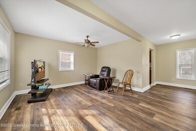 06-209-E-Mason-St-WindowStill-Real-Estat