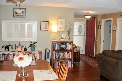 Entry to dining room