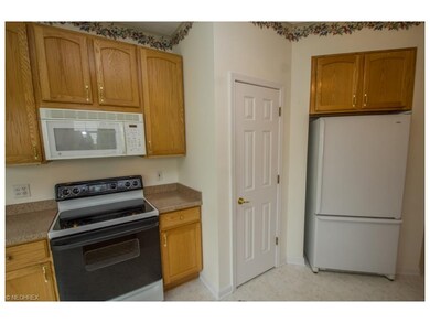 Kitchen with all appliances to stay