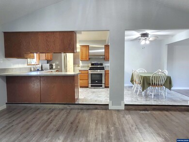 4770 Dalke Ct NE, Salem, OR 97305 - photo 7