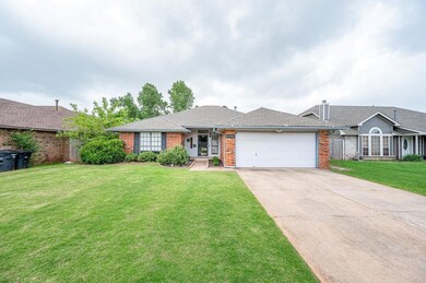 1108 NE 25th St, Moore, OK 73160 - photo 3
