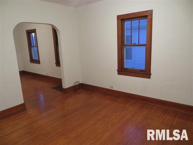 1013 Broadway St, Lincoln, IL 62656 - photo 2