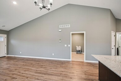 911 Gable St, Taylors Falls, MN 55084 - photo 4