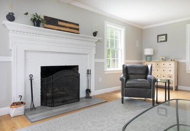 66 Clifford St South Portland-large-004-