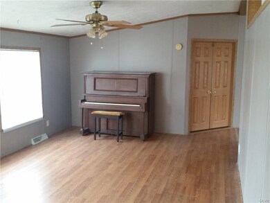 6268 Kaylor Ct, Slatington, PA 18080 - photo 4