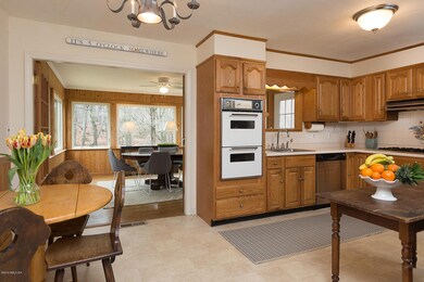 81 Mary Ln, Riverside, CT 06878 - photo 7
