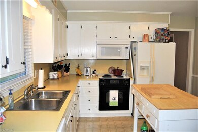 5411 Hidden Valley Rd, Greensboro, NC 27407 - photo 6