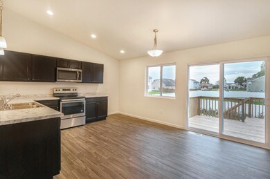 TRG093-i2190-Kitchen1