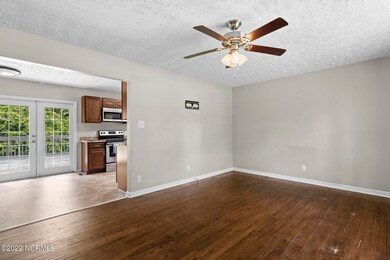 226 Regalwood Dr, Jacksonville, NC 28546 - photo 3