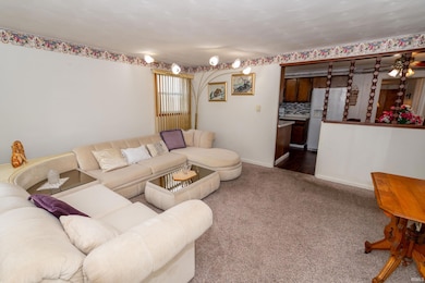 606 N Twyckenham Dr, South Bend, IN 46617 - photo 2