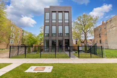 5921 S Calumet Ave unit 2, Chicago, IL 60637 - photo 2