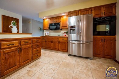 3336 SW Birchwood Cir, Topeka, KS 66614 - photo 7