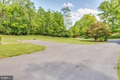 607 Fieldstone Dr, Bunker Hill, WV 25413 - photo 2