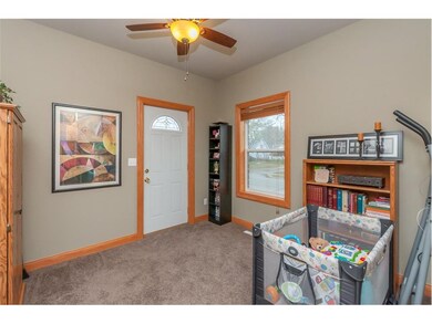 1001 H Ave NW, Cedar Rapids, IA 52405 - photo 2