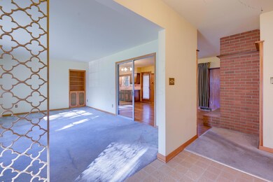Living Room-006-009-3000x2000