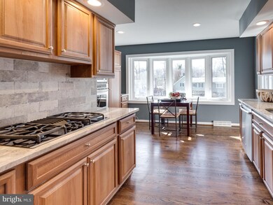 905 Lauren Ln SE, Vienna, VA 22180 - photo 3