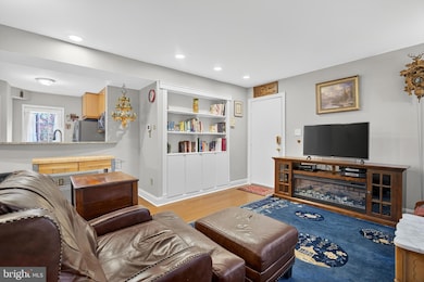 1407 E Abingdon Dr unit 1, Alexandria, VA 22314 - photo 7