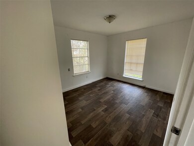 2417 Carmel St, Houston, TX 77091 - photo 4