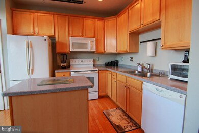 827 Lowe Rd, Middle River, MD 21220 - photo 7