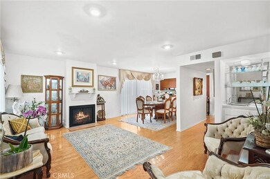 11952 Darlington Ave unit 6, Los Angeles, CA 90049 - photo 2