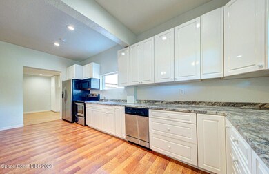 651 Range Rd pict-6