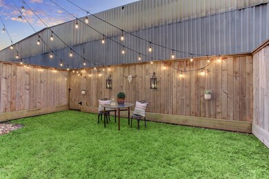 627 W 24th St, Houston, TX 77008 - photo 3