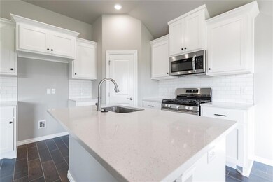 10320 SW 55th St, Mustang, OK 73064 - photo 2